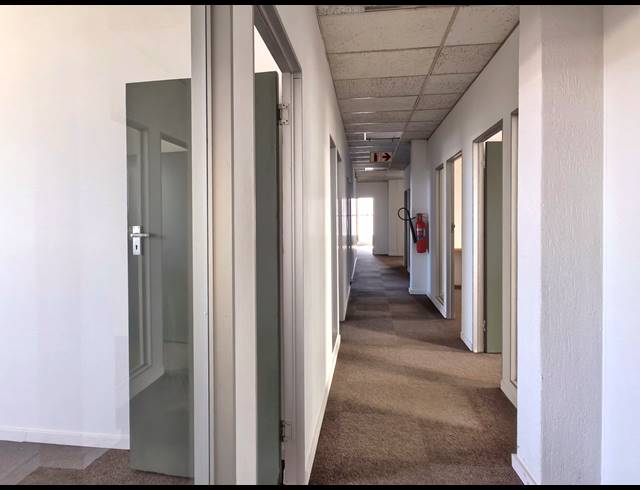 419M² OFFICE TO LET IN CRAIGHALL PARK